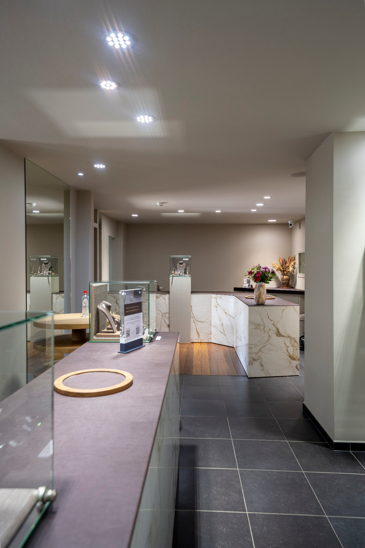 Interieur van de Nolf juwelenwinkel in Wevelgem